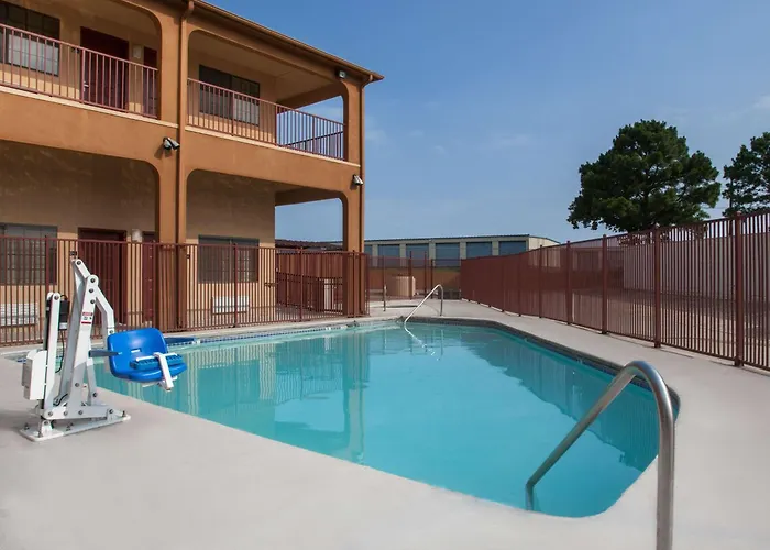 Super 8 By Wyndham Bastrop Tx